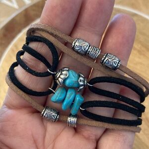 5/$25 Suede beaded bracelet turquoise stones silver etched beads